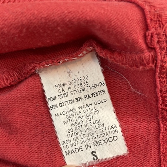 Sanrio Hello Kitty tee | red | size small - Picture 7 of 7